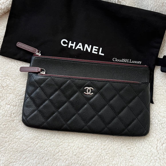 ❌❌Classic Quilted CC Logo Black Caviar Double Zip Case w/ Silver Hardware - Picture 1 of 13